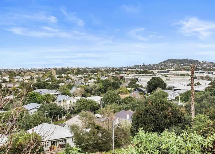 Spacious Kingsland 4Br Home