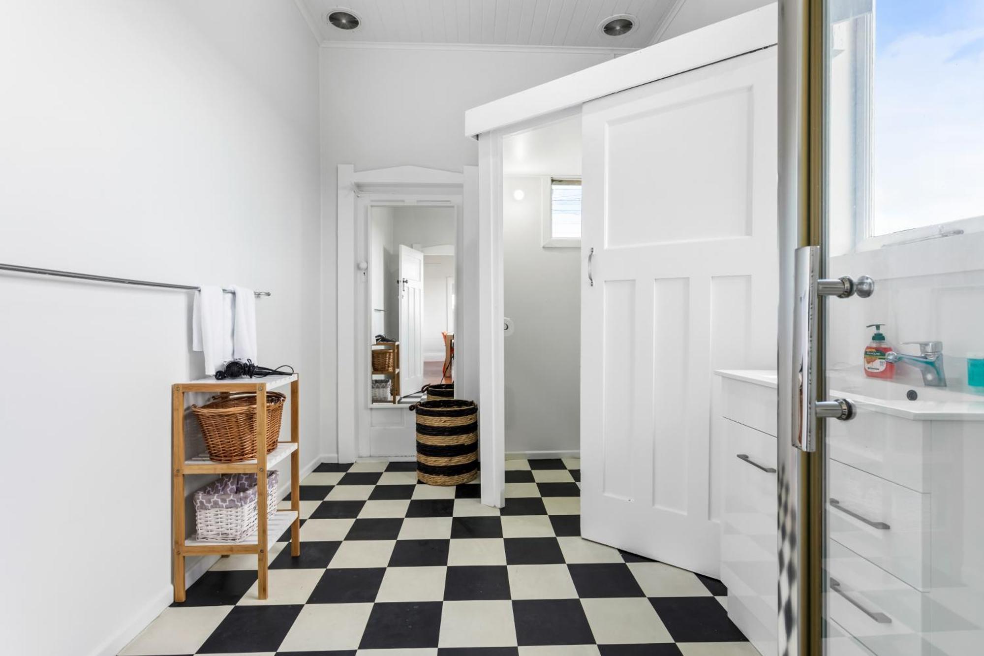 Spacious Kingsland 4br